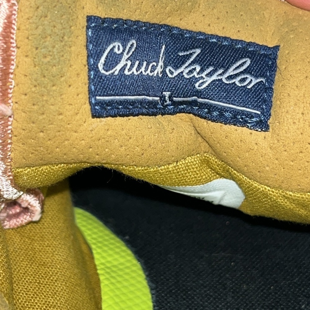 Chuck Taylor Converse with lunarlon, low top, peach with black laces, size 8.5 - Picture 7 of 12